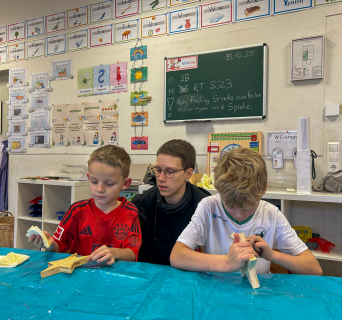 Weihnachtssterne für das Schulzentrum Oberes Elztal