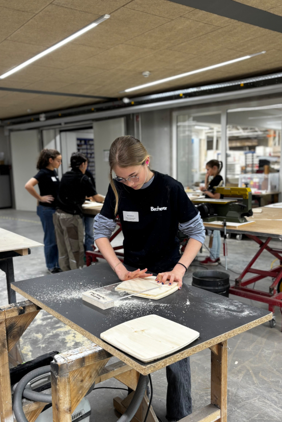 Girls’Day 2026: 11 Mädchen entdecken das Schreinerhandwerk